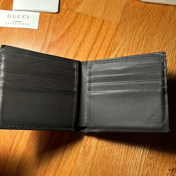 Gucci GG Supreme Logo Stripe Leather Bifold Wallet 🔥 - Picture 5 of 8